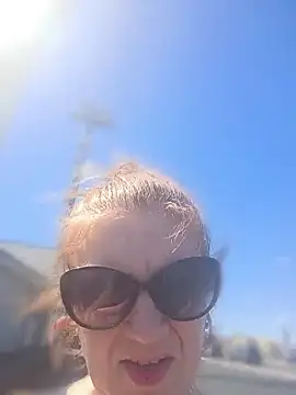 nakedgarbageperson online show from 18, 5, 2026