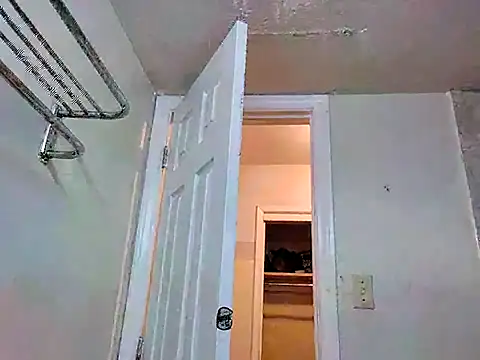 nakedgarbageperson online show from 10, 7, 2026