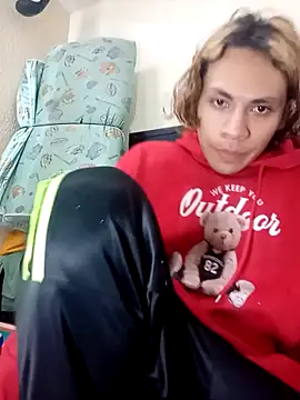 kittymutant99 online show from 2, 12, 2025