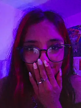 carolinerue online show from 17, 4, 2026