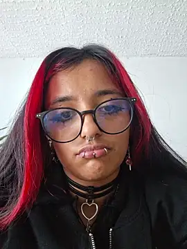 carolinerue online show from 19, 4, 2026