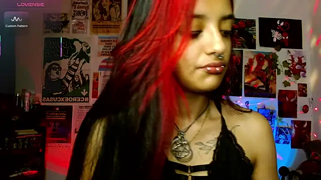 carolinerue online show from 11, 4, 2026