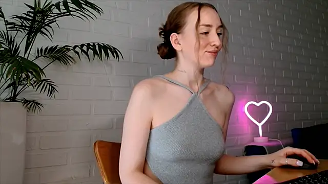 WhitePrincessLuna online show from 23, 7, 2026