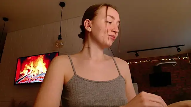 WhitePrincessLuna online show from 6, 1, 2026