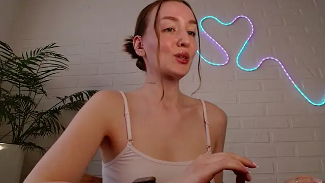 WhitePrincessLuna online show from 24, 4, 2026