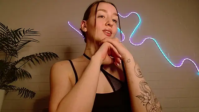 WhitePrincessLuna online show from 20, 2, 2026