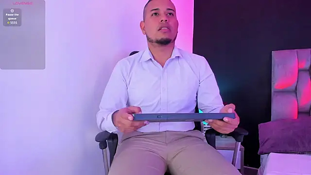 Emiliano Clarke online show from 26, 9, 2025