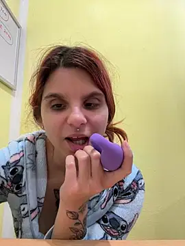 Brutecia2002 online show from 22, 12, 2025