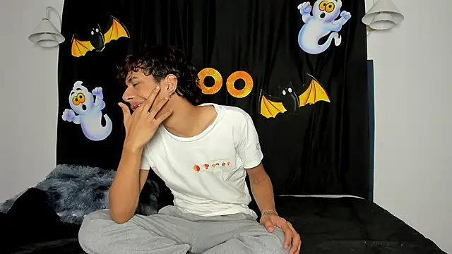 maicol cum23 online show from 25, 10, 2025