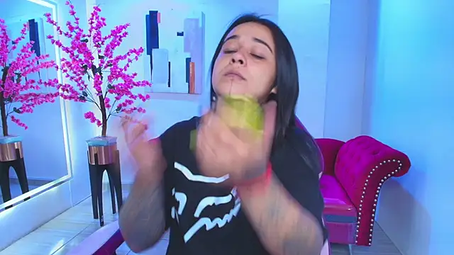 Black roseee online show from 3, 2, 2026