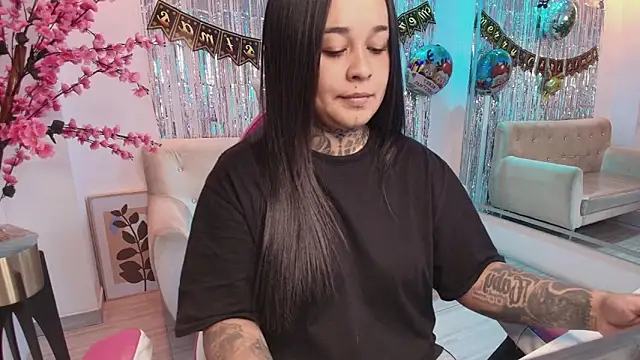 Black roseee online show from 19, 12, 2025