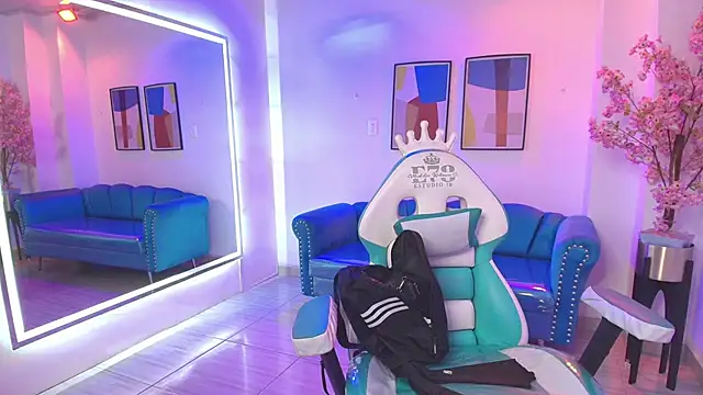 Black roseee online show from 17, 4, 2026