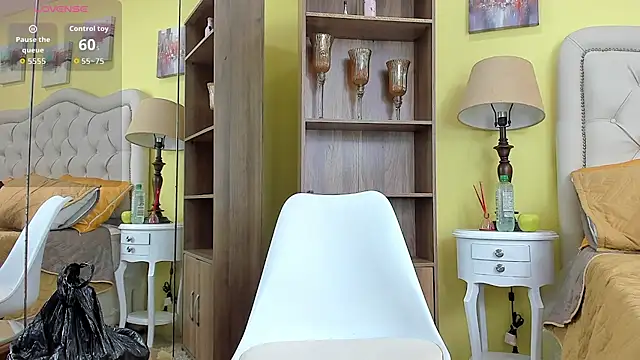 Snapshot of TransDoll09 chatting on 11, 10, 2025 TransDoll09 online show from 11, 10, 2025