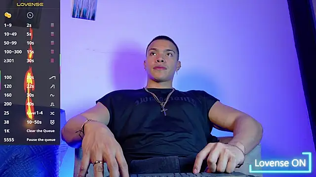 Snapshot of adriel_escalante chatting on 7, 6, 2026 adriel escalante online show from 7, 6, 2026
