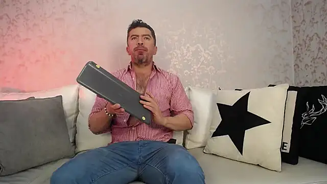 JuanKarloz  online show from 14, 9, 2025
