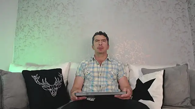 JuanKarloz  online show from 2, 10, 2025