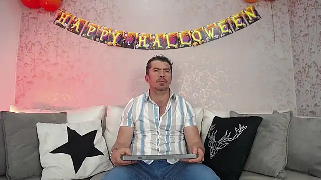 JuanKarloz  online show from 7, 10, 2025