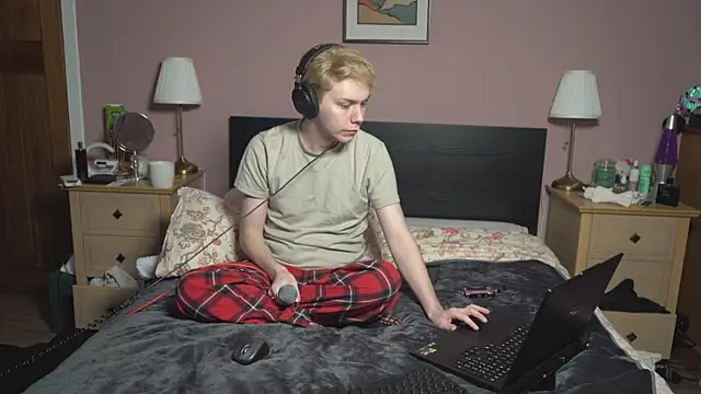 scottishtwink01 online show from 9, 1, 2026