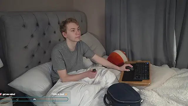 Snapshot of scottishtwink01 chatting on 18, 3, 2026 scottishtwink01 online show from 18, 3, 2026