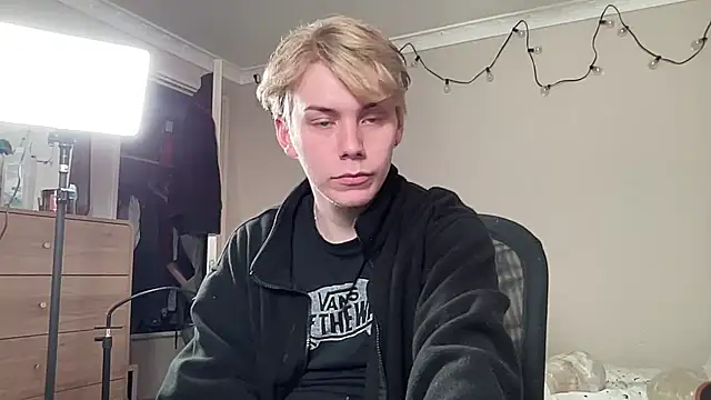 Snapshot of scottishtwink01 chatting on 22, 9, 2025 scottishtwink01 online show from 22, 9, 2025