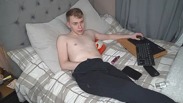 Snapshot of scottishtwink01 chatting on 29, 3, 2026 scottishtwink01 online show from 29, 3, 2026