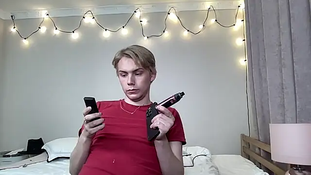 Snapshot of scottishtwink01 chatting on 16, 9, 2025 scottishtwink01 online show from 16, 9, 2025