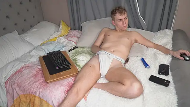 Snapshot of scottishtwink01 chatting on 12, 4, 2026 scottishtwink01 online show from 12, 4, 2026