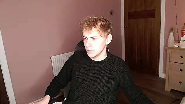 Snapshot of scottishtwink01 chatting on 17, 9, 2025 scottishtwink01 online show from 17, 9, 2025