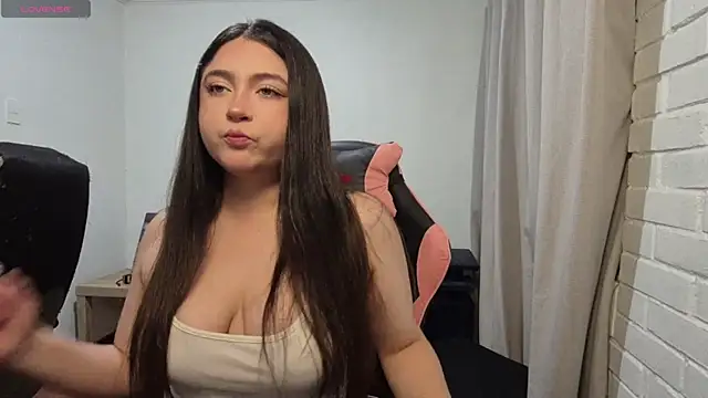 Snapshot of valentinauwu chatting on 3, 6, 2026 valentinauwu online show from 3, 6, 2026