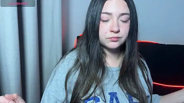 valentinauwu online show from 19, 10, 2025