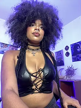 Snapshot of Raven_luv chatting on 15, 5, 2026 Raven luv online show from 15, 5, 2026