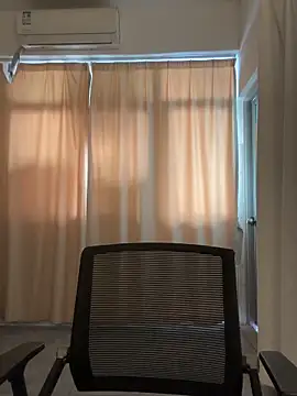 Snapshot of wly2028 chatting on 29, 11, 2025 wly2028 online show from 29, 11, 2025