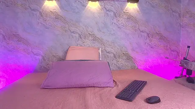 abbyrouss  online show from 1, 11, 2025