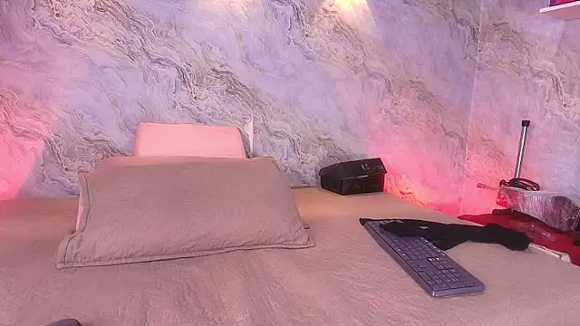 abbyrouss  online show from 12, 11, 2025