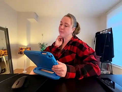 MazySunny online show from 2, 12, 2025