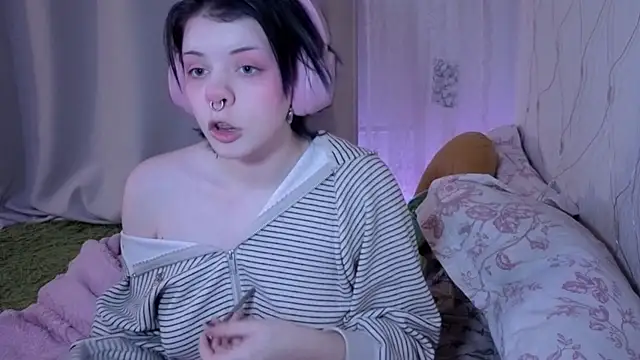 Snapshot of Alice_Zev chatting on 24, 4, 2026 Alice Zev online show from 24, 4, 2026