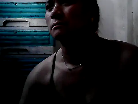 yoursPinayMama1682 online show from 11, 10, 2025