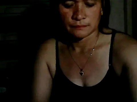 yoursPinayMama1682 online show from 6, 10, 2025