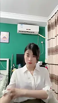 Snapshot of xuanxuanOo chatting on 23, 9, 2025 xuanxuanOo online show from 23, 9, 2025