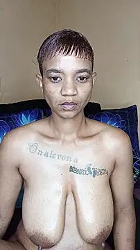 Snapshot of JANIELEE chatting on 14, 11, 2025 JANIELEE online show from 14, 11, 2025