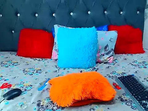 YummyJellybooty13 online show from 20, 9, 2025
