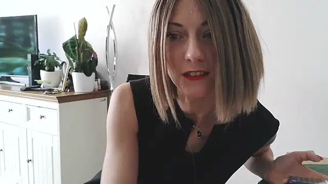 MadMadelin online show from 13, 11, 2025