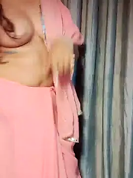 Snapshot of tanvi_001 chatting on 23, 9, 2025 tanvi 001 online show from 23, 9, 2025