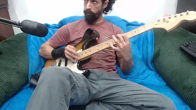 Snapshot of Stringin69 chatting on 30, 4, 2026 Stringin69 online show from 30, 4, 2026