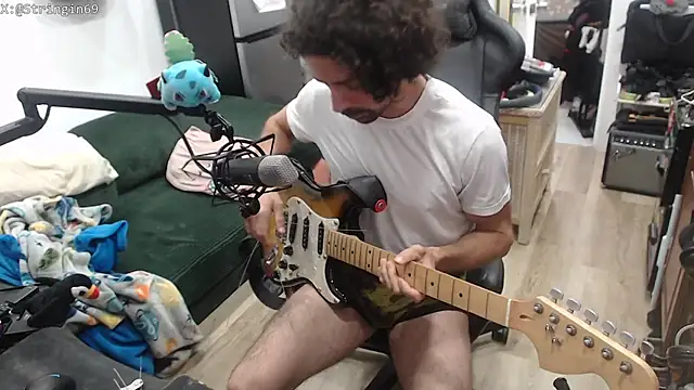 Snapshot of Stringin69 chatting on 11, 7, 2026 Stringin69 online show from 11, 7, 2026