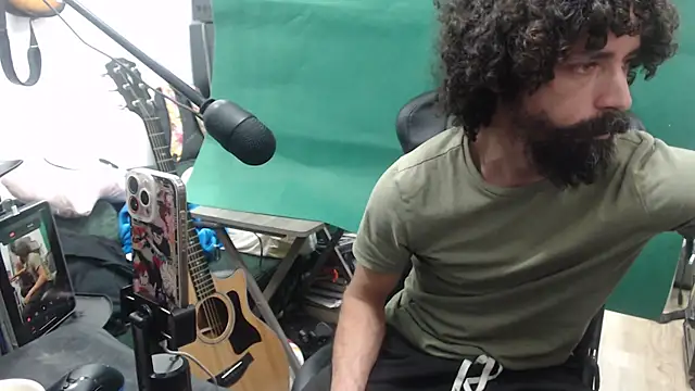 Snapshot of Stringin69 chatting on 27, 5, 2026 Stringin69 online show from 27, 5, 2026