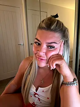 EmilyKingg online show from 11, 9, 2025