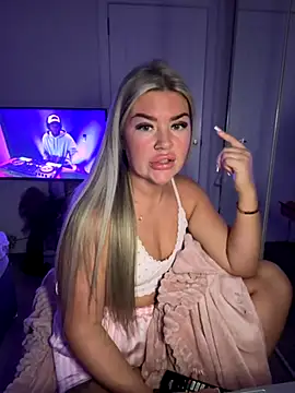 EmilyKingg online show from 30, 9, 2025
