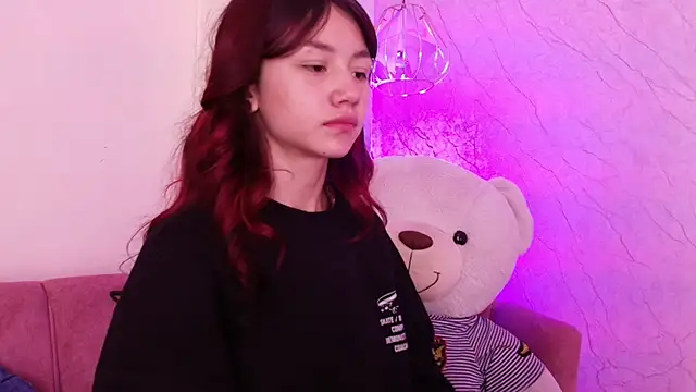 Snapshot of april_bennett chatting on 15, 10, 2025 april bennett online show from 15, 10, 2025