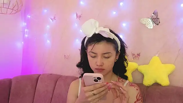 april bennett online show from 20, 12, 2025